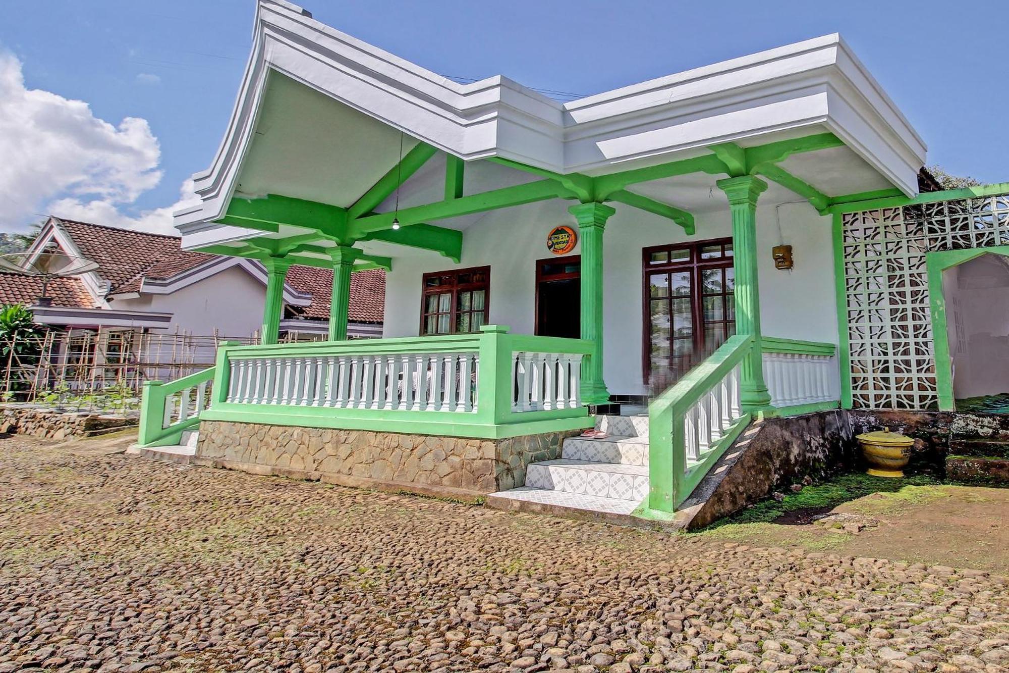 Spot On 91214 Desa Wisata Pandean Hotel Trenggalek Exterior photo